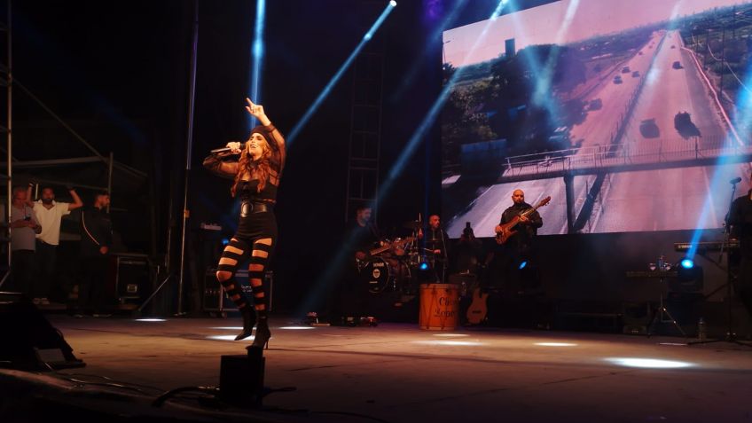 Con el Show de Soledad Pastorutti, quedó oficialmente inaugurado el Hito Urbano del Bicentenario