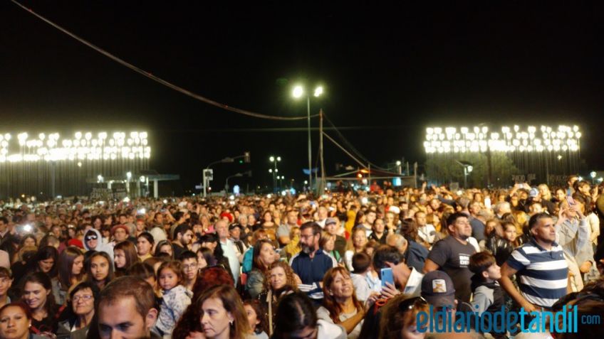 Con el Show de Soledad Pastorutti, quedó oficialmente inaugurado el Hito Urbano del Bicentenario