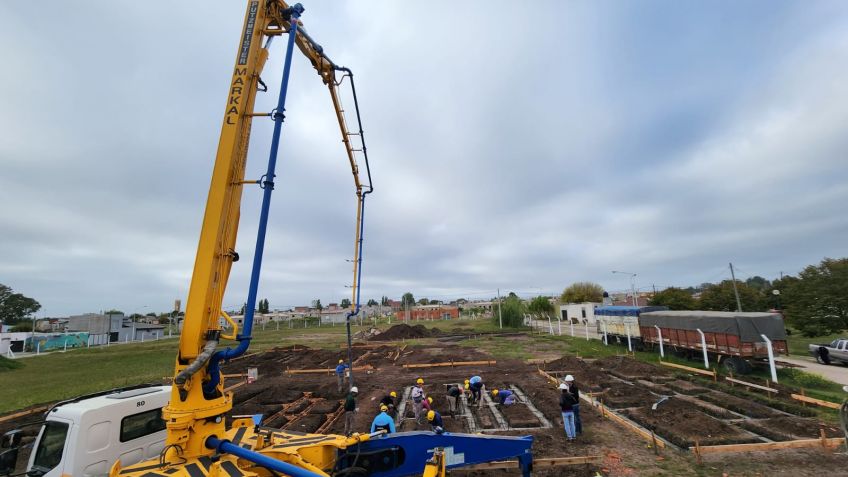 Avanza la construcción de las primeras 24 viviendas en el Barrio Arco Iris