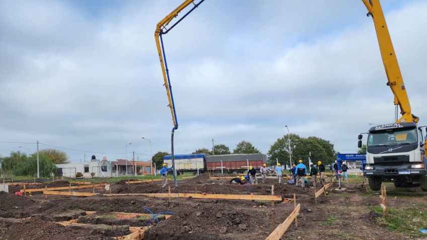 Avanza la construcción de las primeras 24 viviendas en el Barrio Arco Iris