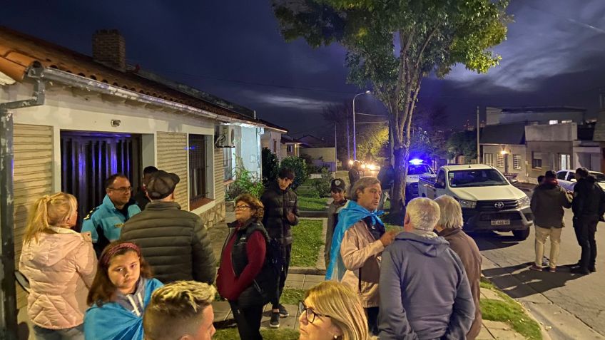 Los estafados con las entradas de la Selección se manifiestaron en la casa de Marcos Carrillo