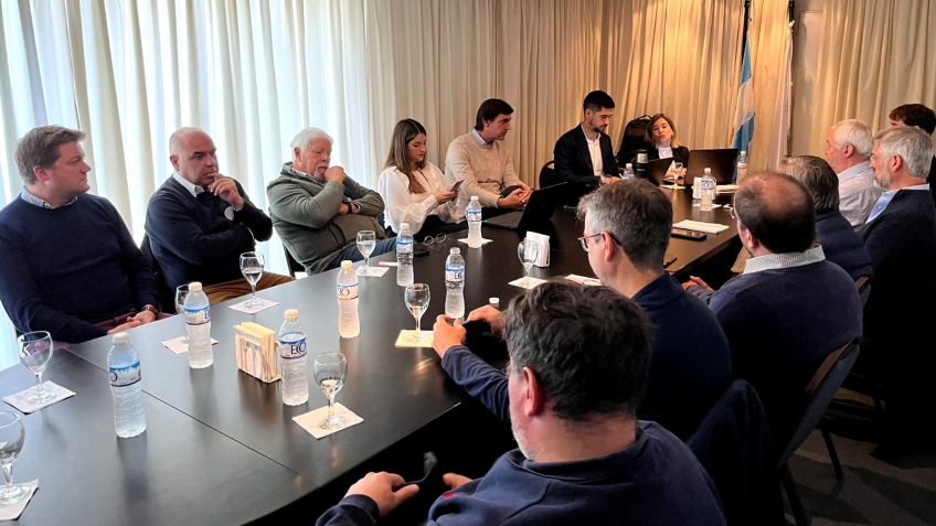 El Diputado Iparraguirre y representantes del BICE se reunieron con empresarios de Tandil