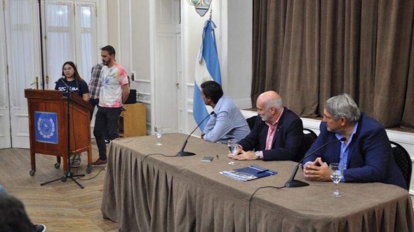 Se firmó el acuerdo para implementar el boleto universitario gratuito para los estudiantes de la UNICEN