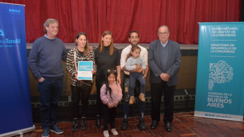 Entregaron boletos de compra-venta en el marco del Plan Familia Propietaria
