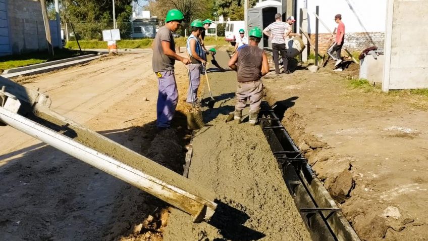  El Municipio continúa con obras de pavimentación en diferentes barrios