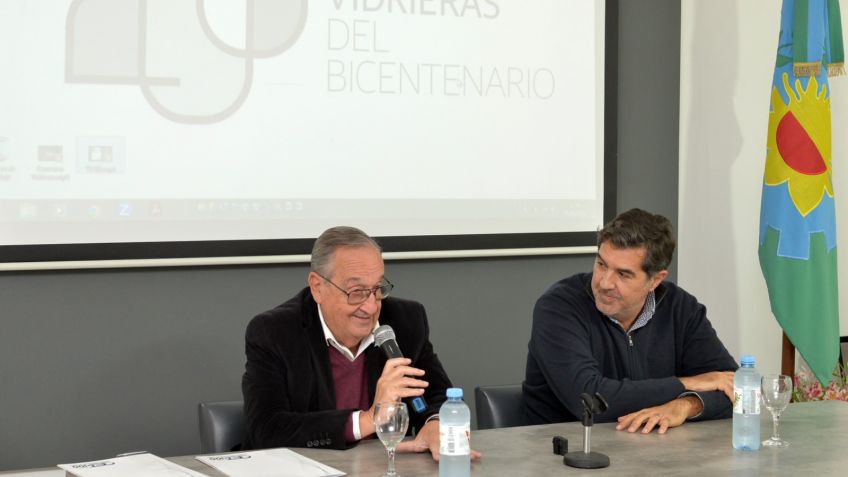 Se entregaron los premios del concurso "Vidrieras del Bicentenario"