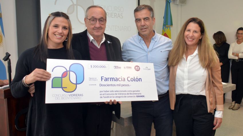 Se entregaron los premios del concurso "Vidrieras del Bicentenario"