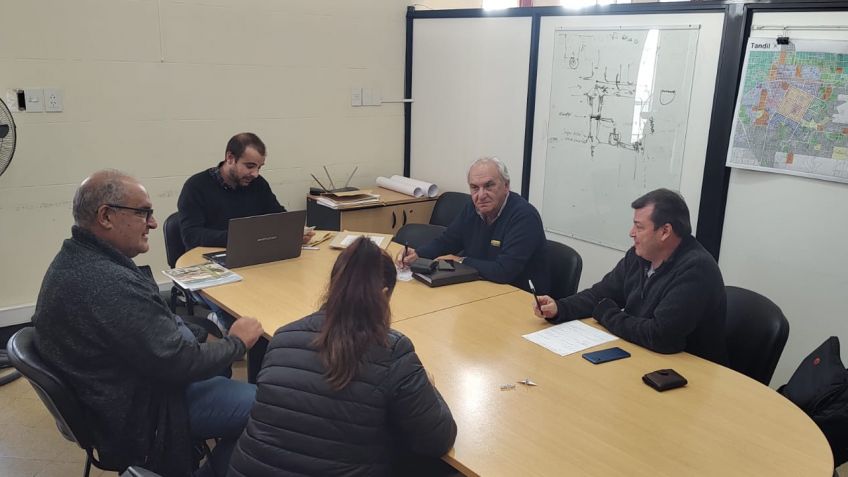 El Municipio adquirirá un tractor y una desmalezadora para prestar servicios en Vela y Gardey