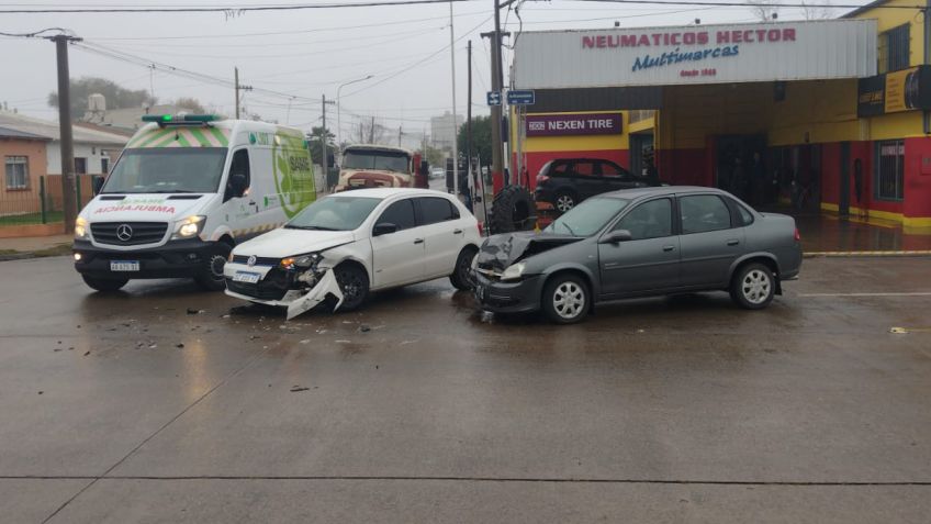 Una joven debió ser trasladada al Hospital tras ser chocada en avenida Balbín