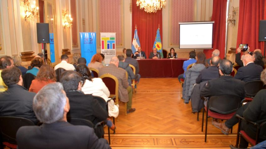El intendente inició el Encuentro Internacional de ciudades intermedias