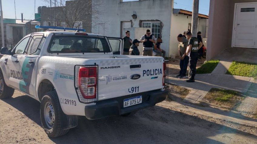 Allanan un domicilio por el robo de placas del cementerio de Juárez y secuestran marihuana