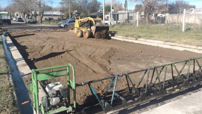 El Municipio avanza con las obras de pavimentación en diferentes barrios y Vela