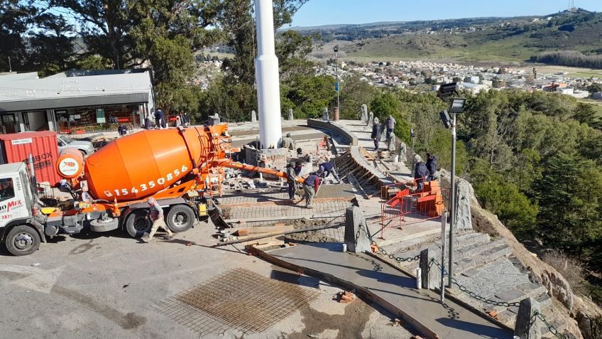 El martes 20 a las 11 quedará inaugurado el mástil en la cima del Parque Independencia