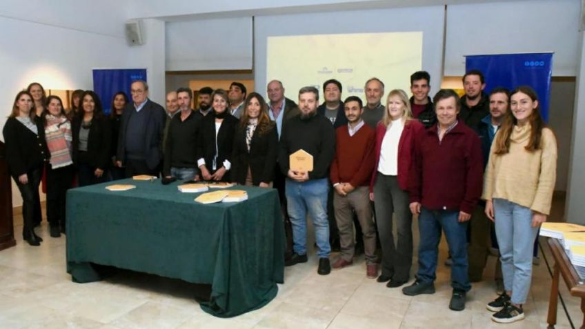 Se presentó el libro sobre la Historia de la Apicultura Tandilense