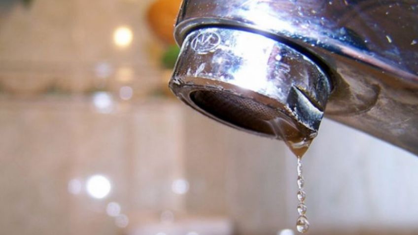 Cortan el agua por tareas de reparación de cañerías 
