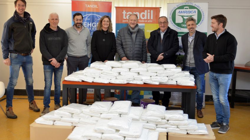 La Asociación Hotelera-Gastronómica entregó 200 juegos de sábanas para el Hospital Santamarina
