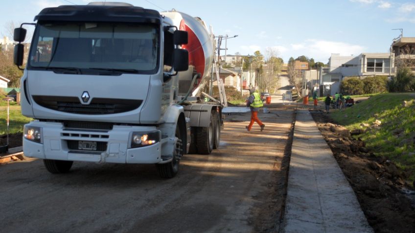 Corte de tránsito por el avance de obra de pavimentación de avenida Dorrego