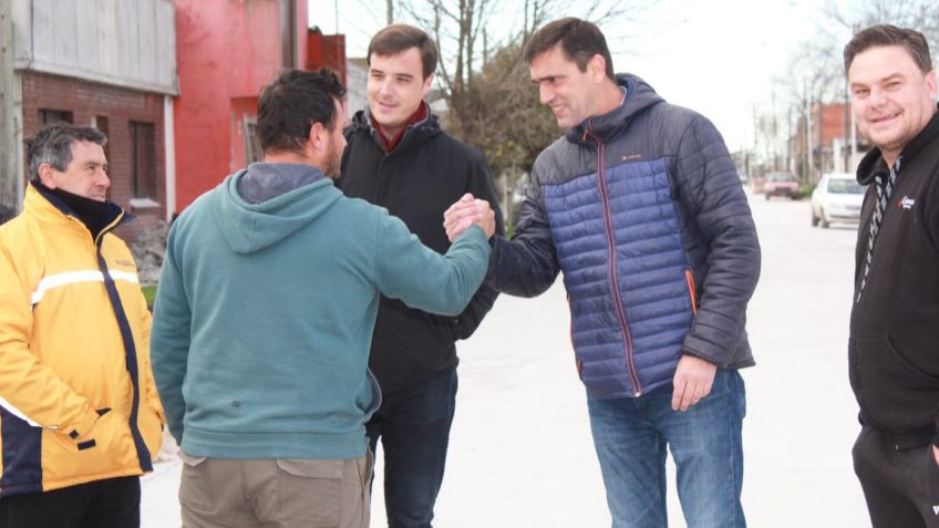 Iparraguirre recorrió la pavimentación de calles de la zona norte de Tandil