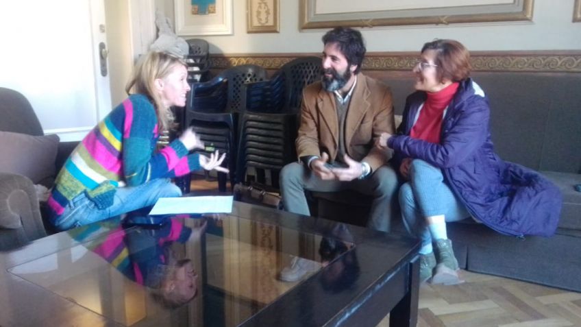 Trabajan en un evento para celebrar las voces de la historia en el bicentenario