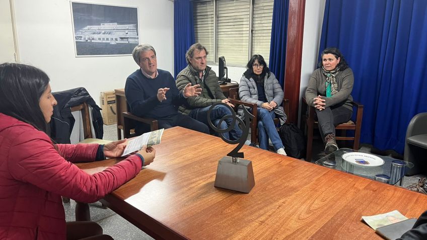 Nicolini visitó clubes y comprometió más de 100 millones de pesos para destinarlos al deporte 