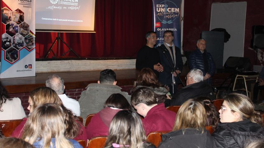 En la ciudad de Las Flores, la Unicen expuso su oferta académica