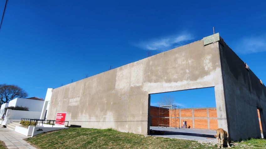 Avanzan las obras para techar el polideportivo de Gardey