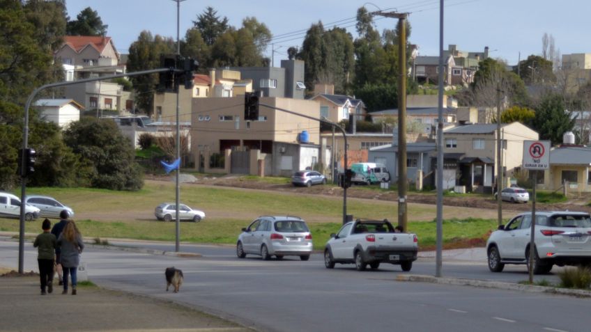 Avanza la repavimentación de Dorrego e instalación de semáforo en Saavedra Lamas
