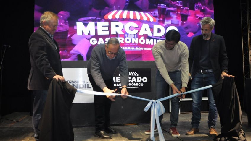 Comenzó el "Mercado Gastronómico" en el Polideportivo de Ferro