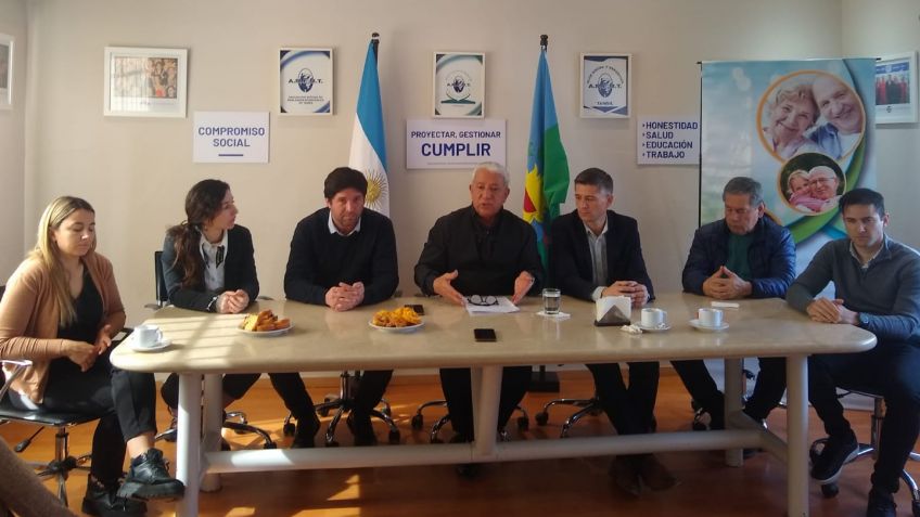 Raúl Escudero presentó en sociedad el programa de asistencia al adulto mayor