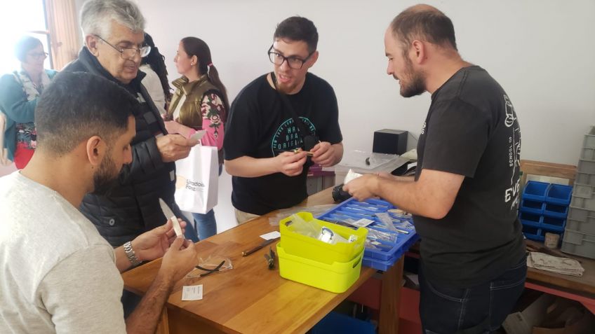 Cuchillería: La delegación tandilense comenzó a mantener encuentros en Francia