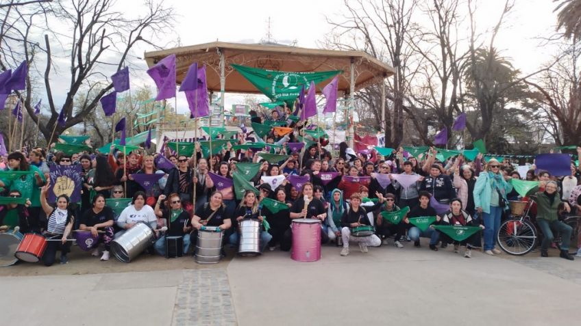Hubo pañuelazo y marcha por el Día de Acción Global por el Derecho al Aborto Legal y Seguro
