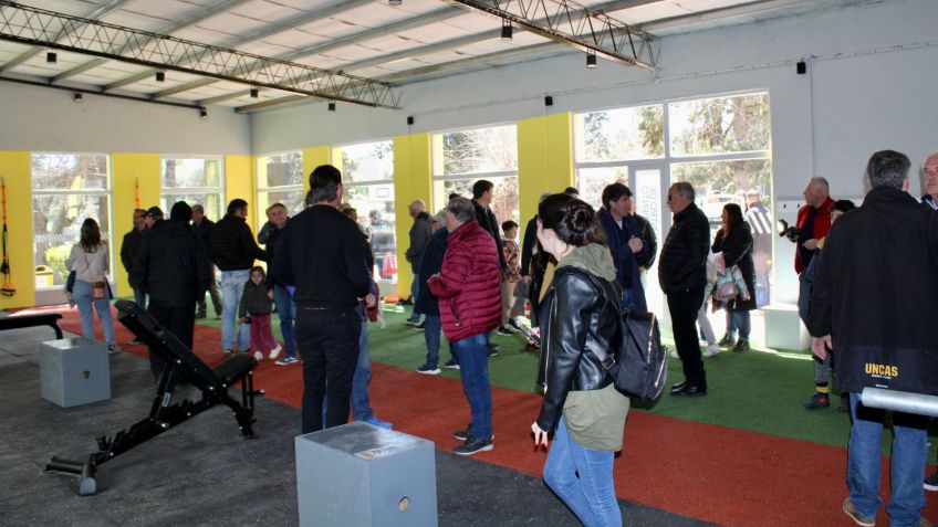 Uncas inauguró su flamante gimnasio y mostró la puesta en valor de otros espacios