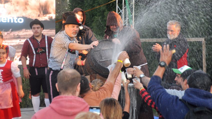 Comenzó una nueva edición de la Fiesta de la Cerveza en el La Isla del Lago