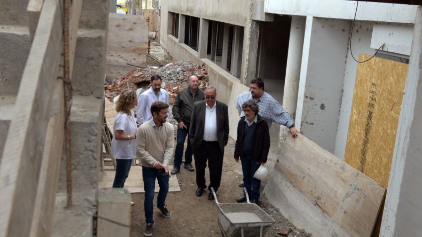 Lunghi recorrió obras y pidió: "seguir trabajando juntos para consolidar a Tandil"