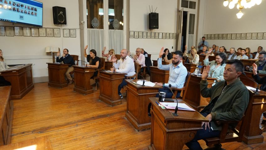 Nueva prórroga por el presupuesto y extensión del periodo de sesiones Ordinarias