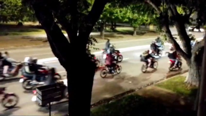 Una enorme caravana de motocicletas produjo fuertes ruidos en horas de la madrugada