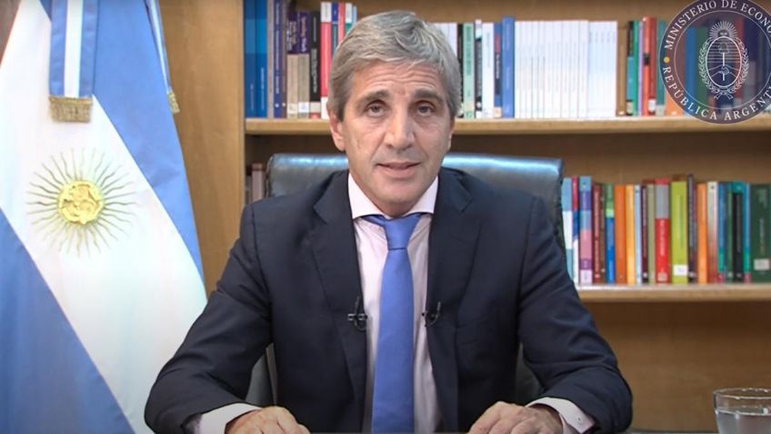El Gobierno fijó el valor del dólar oficial en 800 pesos