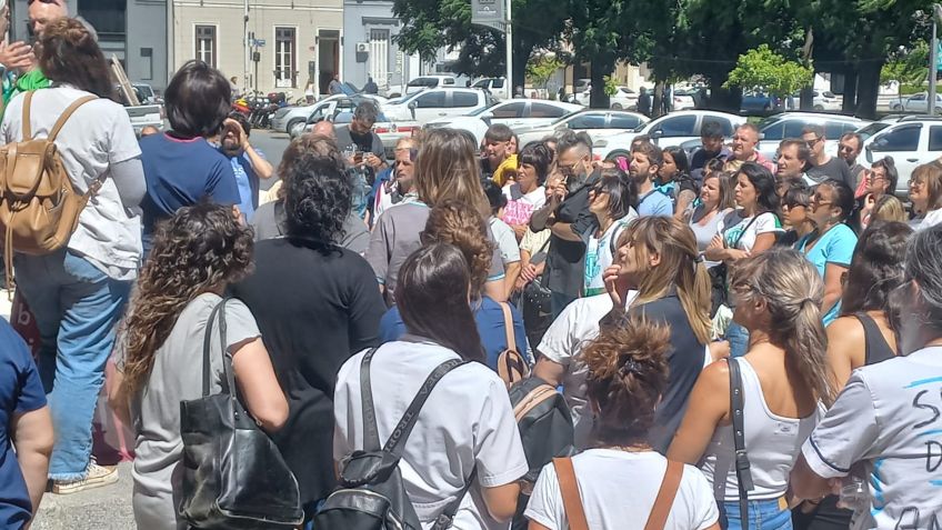 Elichiribehety recibió a los representantes de ATE que le entregaron un petitorio