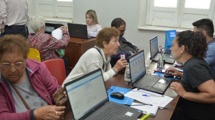 Gran afluencia de público en el primer día de la renovación de beneficios de la Sube