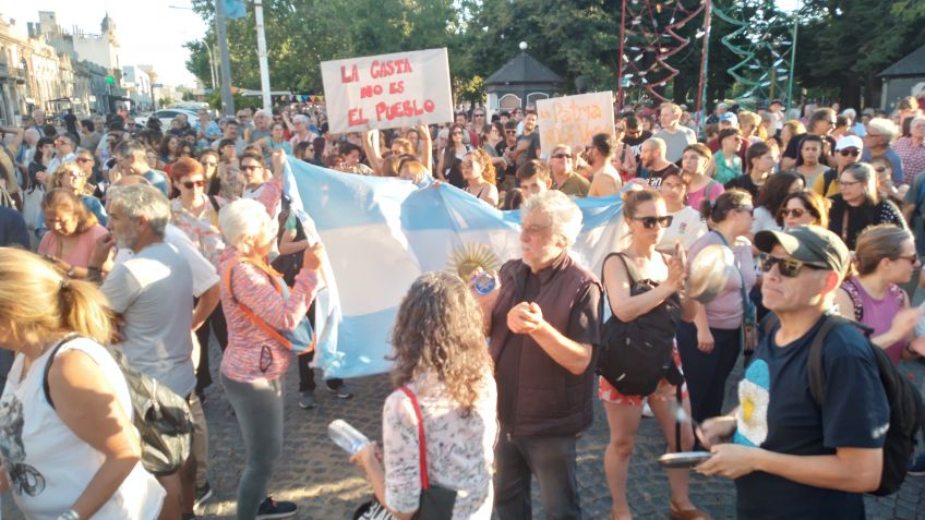 Convocan a una nueva movilización en contra de Milei en Tandil
