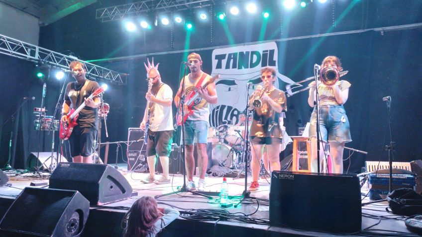 Villa Gaucho Rock llenó de música la Universidad Barrial