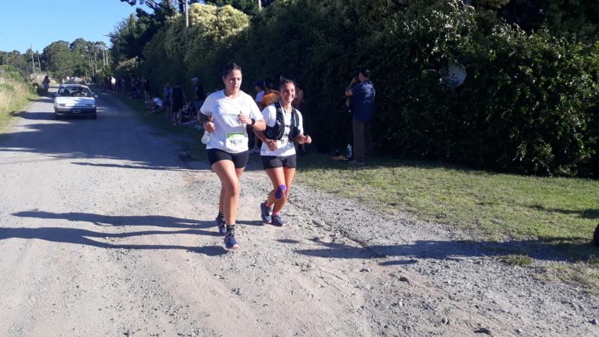 Una multitud participa del Cruce Tandilia 