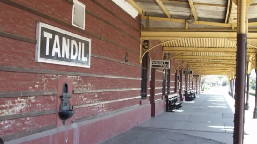 "Para nuestras zonas turísticas, recibir a visitantes se vuelve más accesible con la recuperación del tren"
