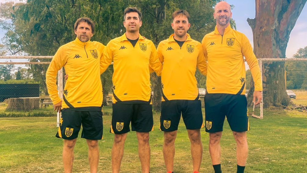 Santamarina comenzó la pretemporada bajo las órdenes de Gastón Pernía