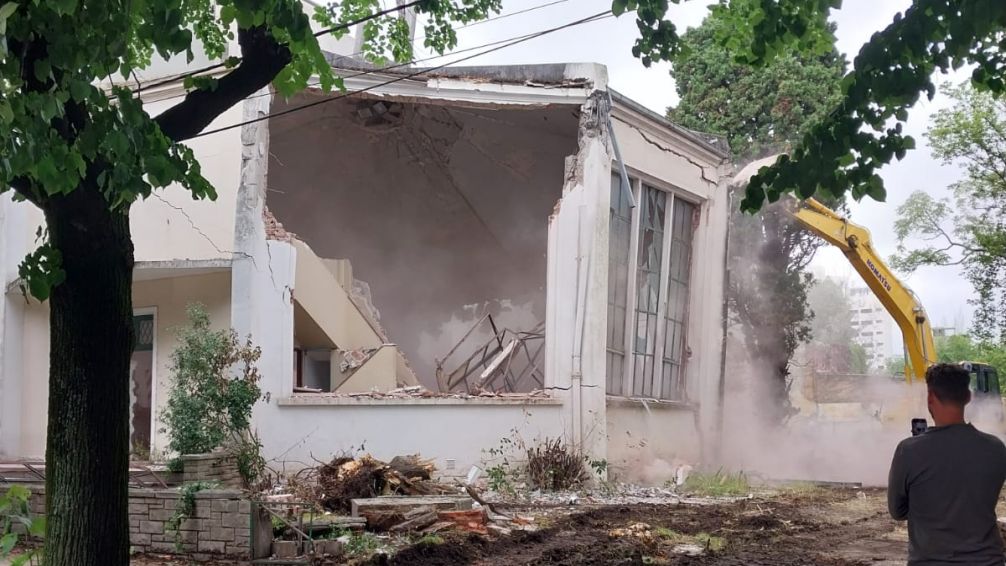 Demolieron el edificio donde funcionaba la Iglesia Evangélica Luterana Unida