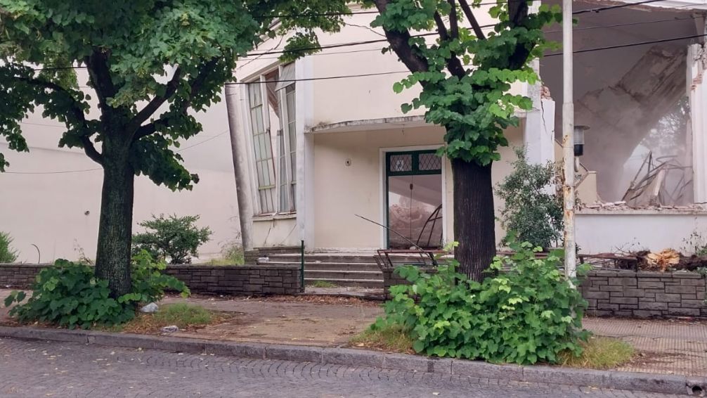 Demolieron el edificio donde funcionaba la Iglesia Evangélica Luterana Unida
