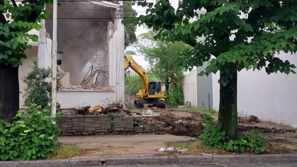 Demolieron el edificio donde funcionaba la Iglesia Evangélica Luterana Unida