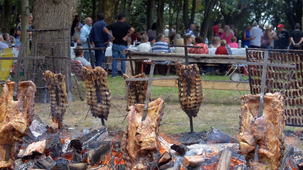 Lunghi resaltó el valor de las comunidades rurales en el Picnic de De La Canal