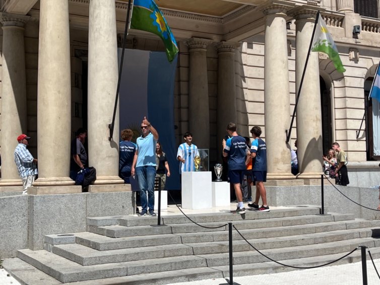 Los tandilenses ya conocen las copas de La Scaloneta
