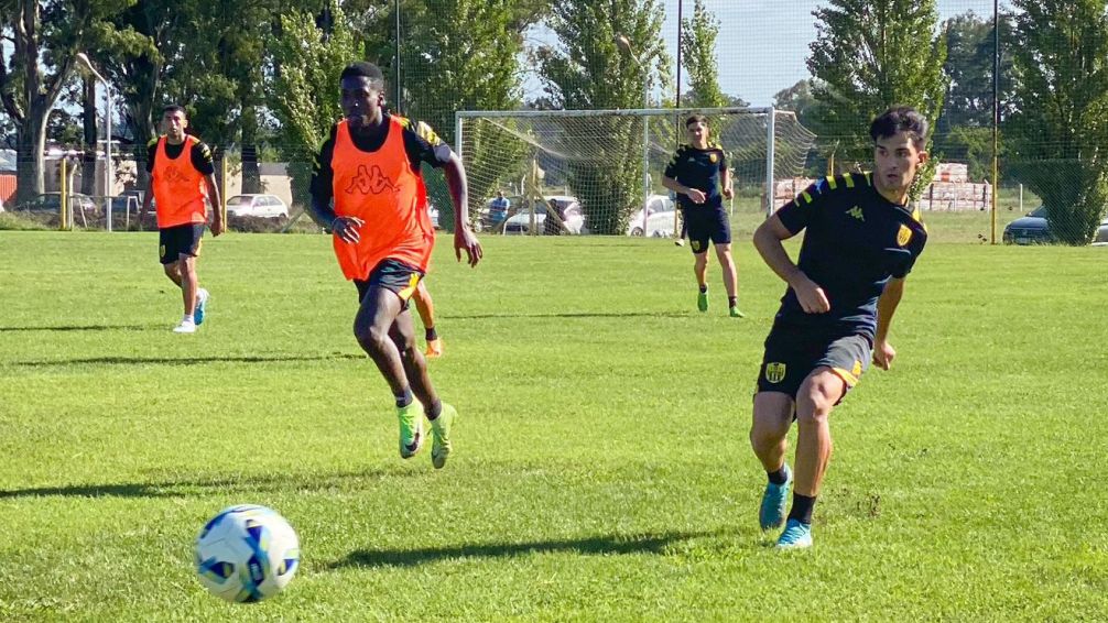 Gastón Pernía diagramó los amistosos que jugará Santamarina a la espera del debut